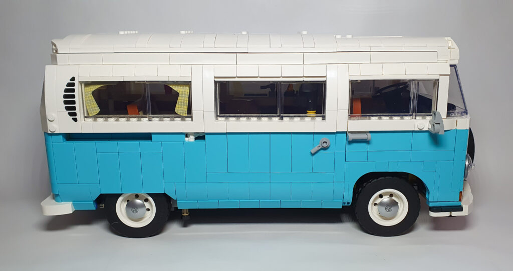 LEGO 10279 Volkswagen T2 Camper Van review